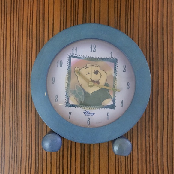 Vintage Winnie the Pooh Works Round Clock